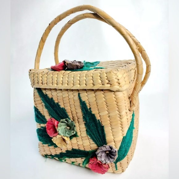 Handbags - LAST CHANCE Vintage Woven Rattan Straw Handbag Purse Flowers Cube Square 1960s